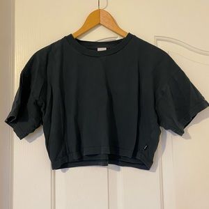 Crop aritzia T shirt ✨